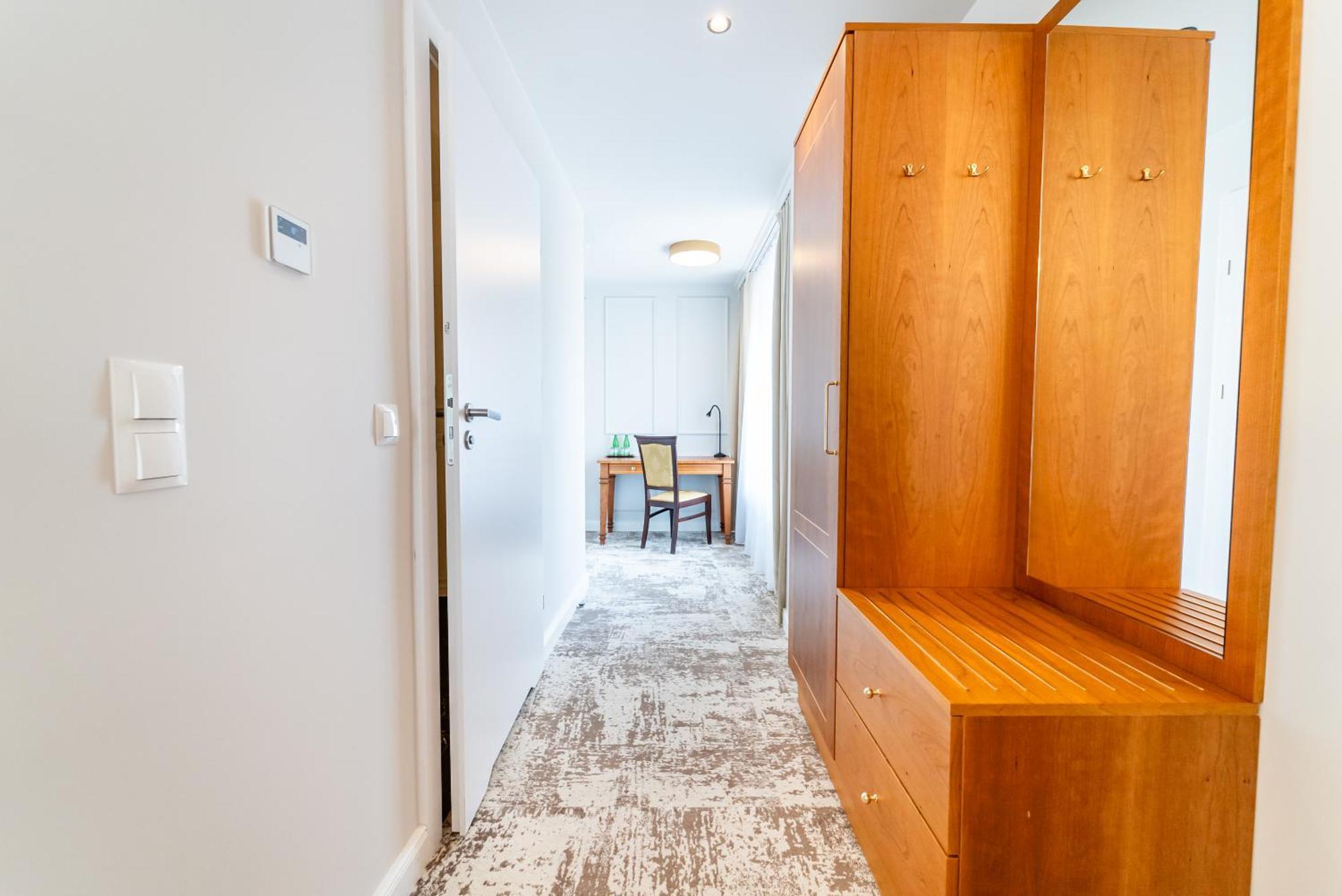 Hotel Piast Opole Buitenkant foto