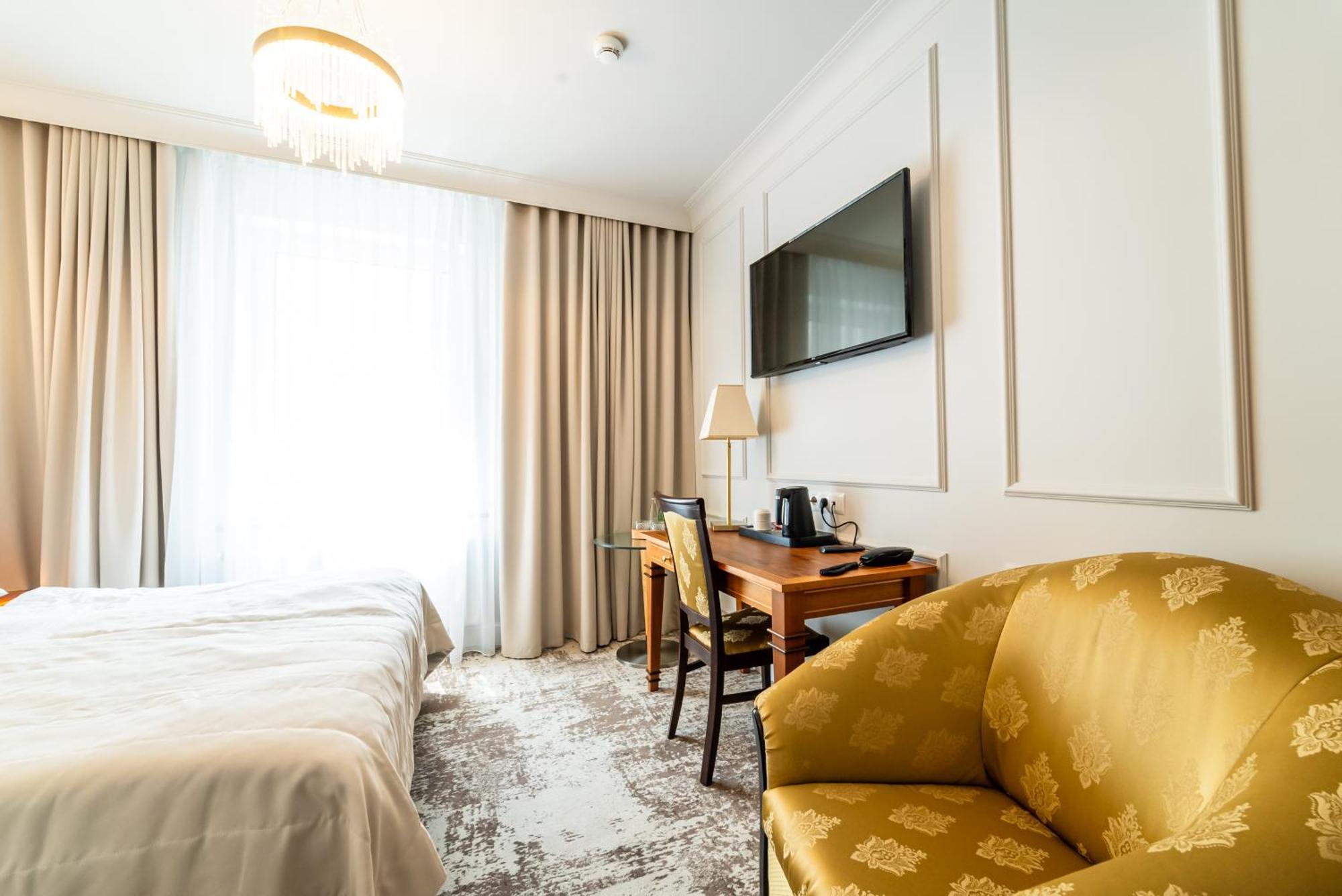 Hotel Piast Opole Buitenkant foto