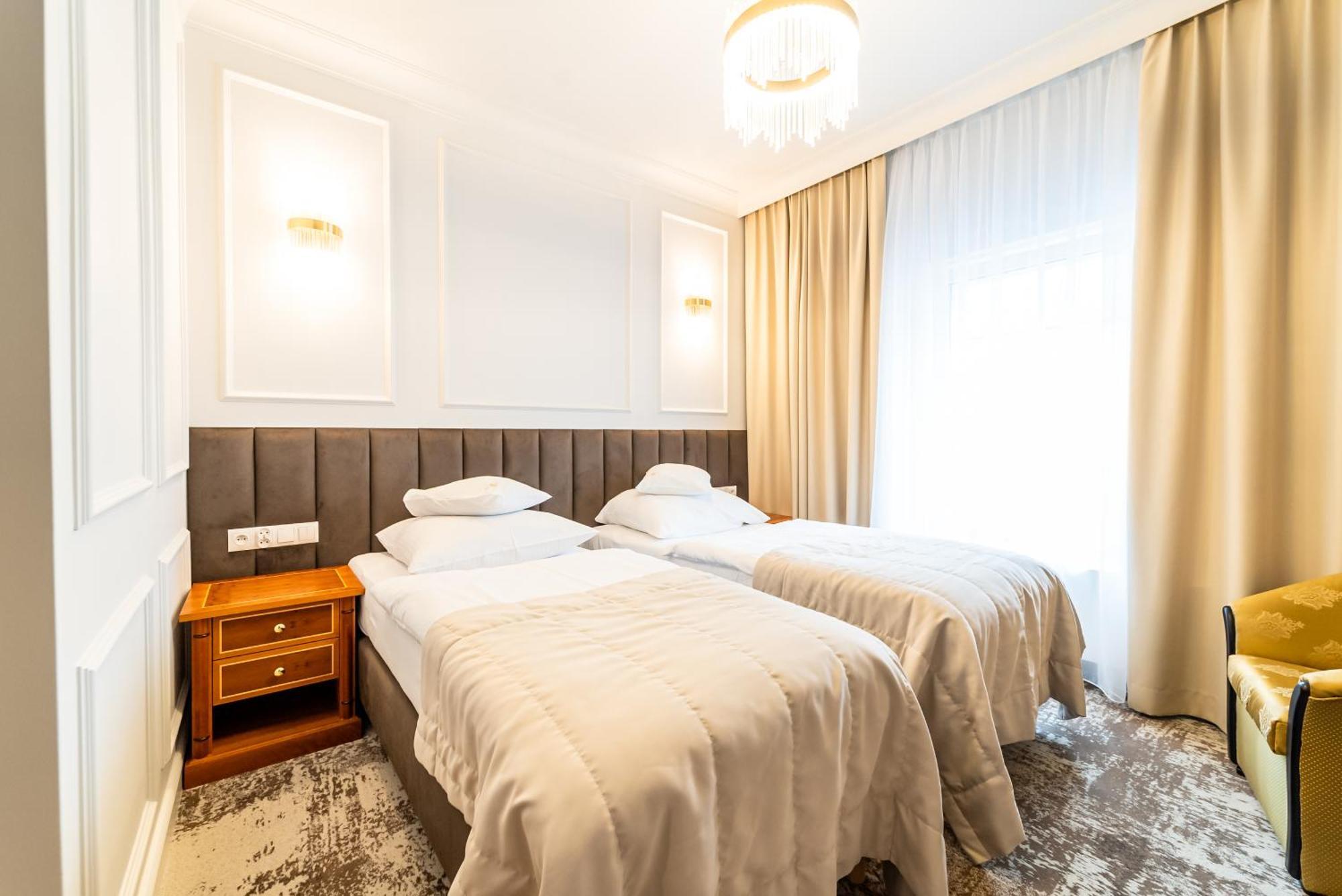 Hotel Piast Opole Buitenkant foto